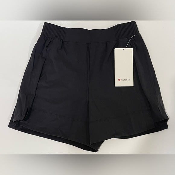 Lululemon Stretch Woven Relaxed-Fit High-Rise Short 4" - Picture 4 of 8